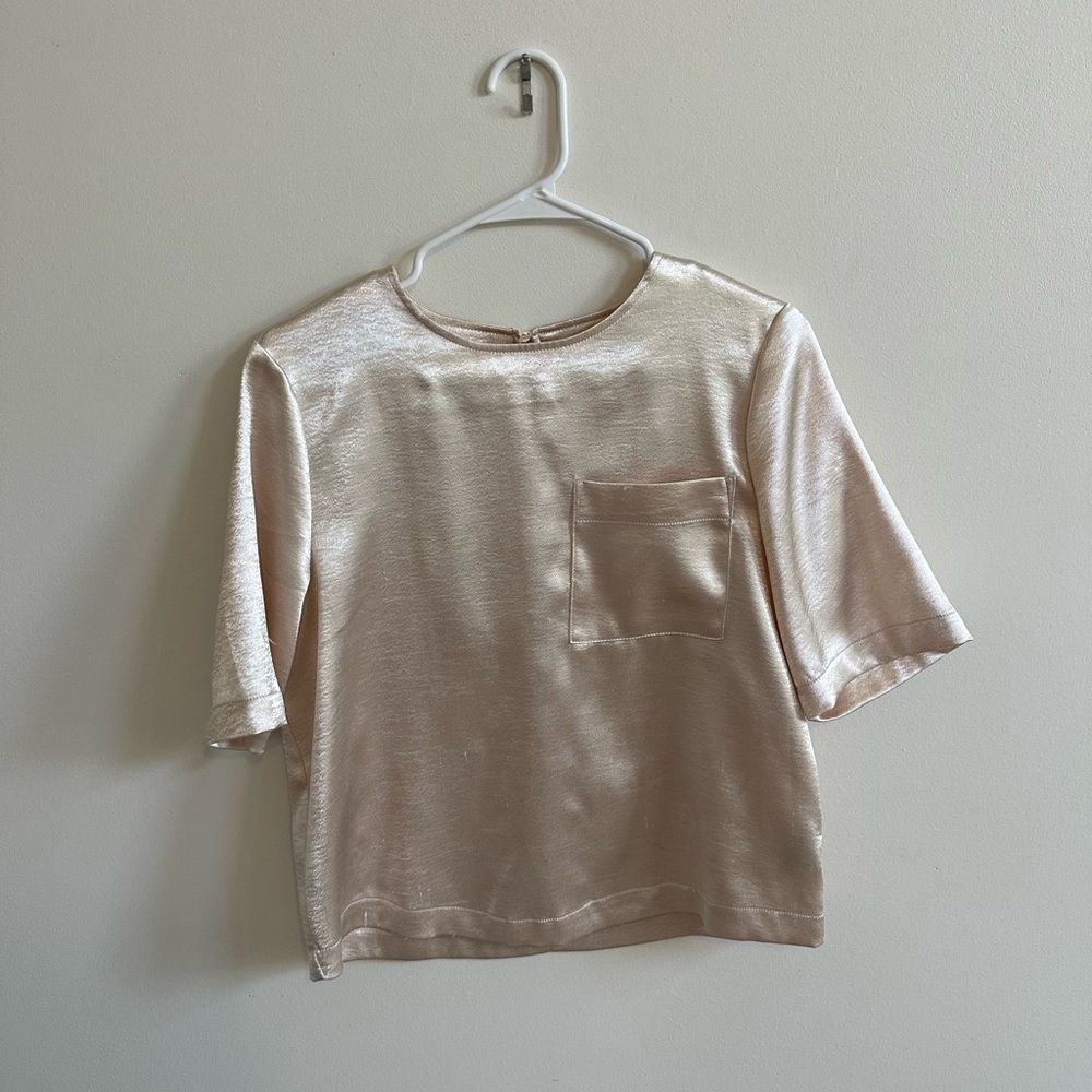 who what wear satin shirt sleeved top